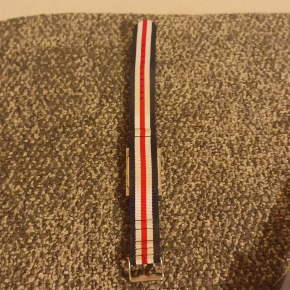 Guess Vintage red white blue nylon strap silver tone quare dial men's wa…